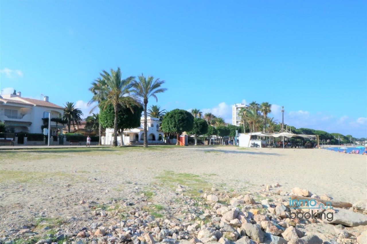 Sun Beach Mediterrani, En Frente Del Mar Камбрильс Экстерьер фото